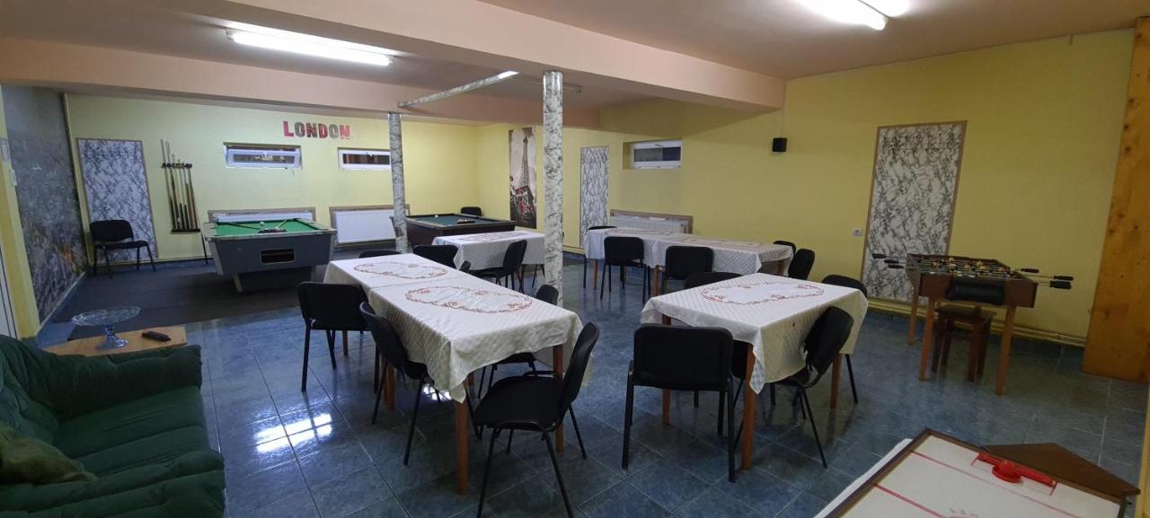 Pensiunea Aurora - Great Hostel Voineasa Dış mekan fotoğraf